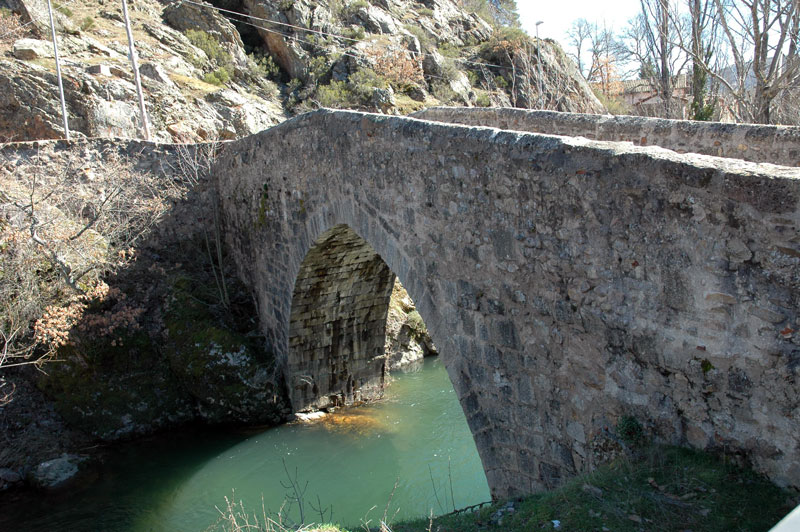 Coto de Valdepielago, Puente romano en Valfepiélago